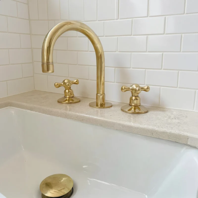 La Sorbonne – Unlacquered Brass Low-profile Widespread Faucet